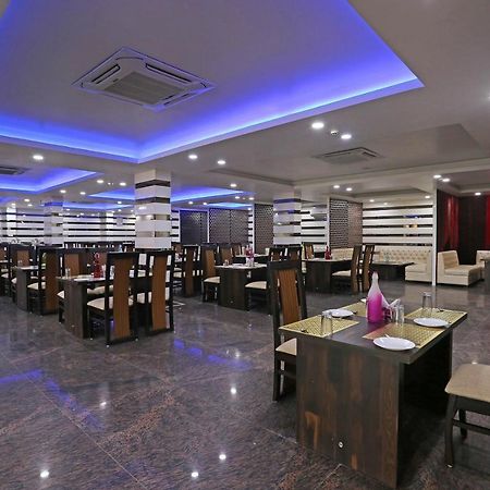 Capital O 10060 Hotel The Leaf Lucknow Extérieur photo