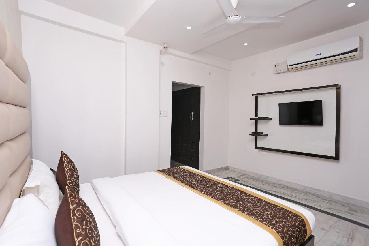 Capital O 10060 Hotel The Leaf Lucknow Extérieur photo