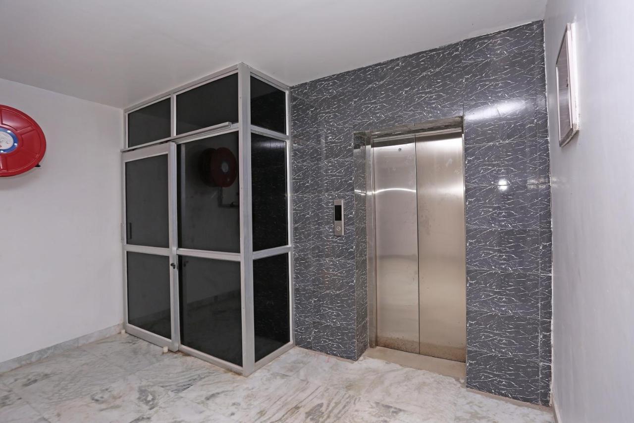 Capital O 10060 Hotel The Leaf Lucknow Extérieur photo