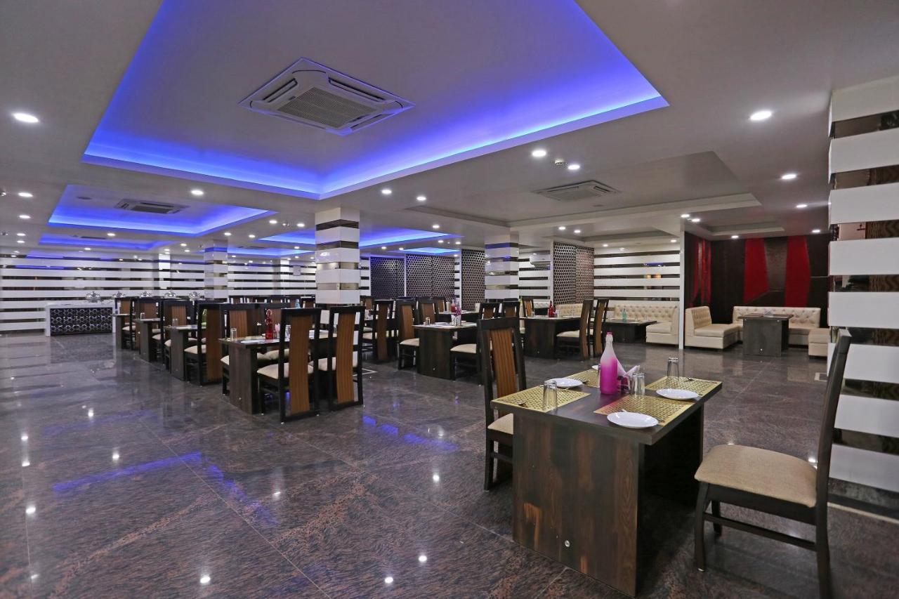 Capital O 10060 Hotel The Leaf Lucknow Extérieur photo
