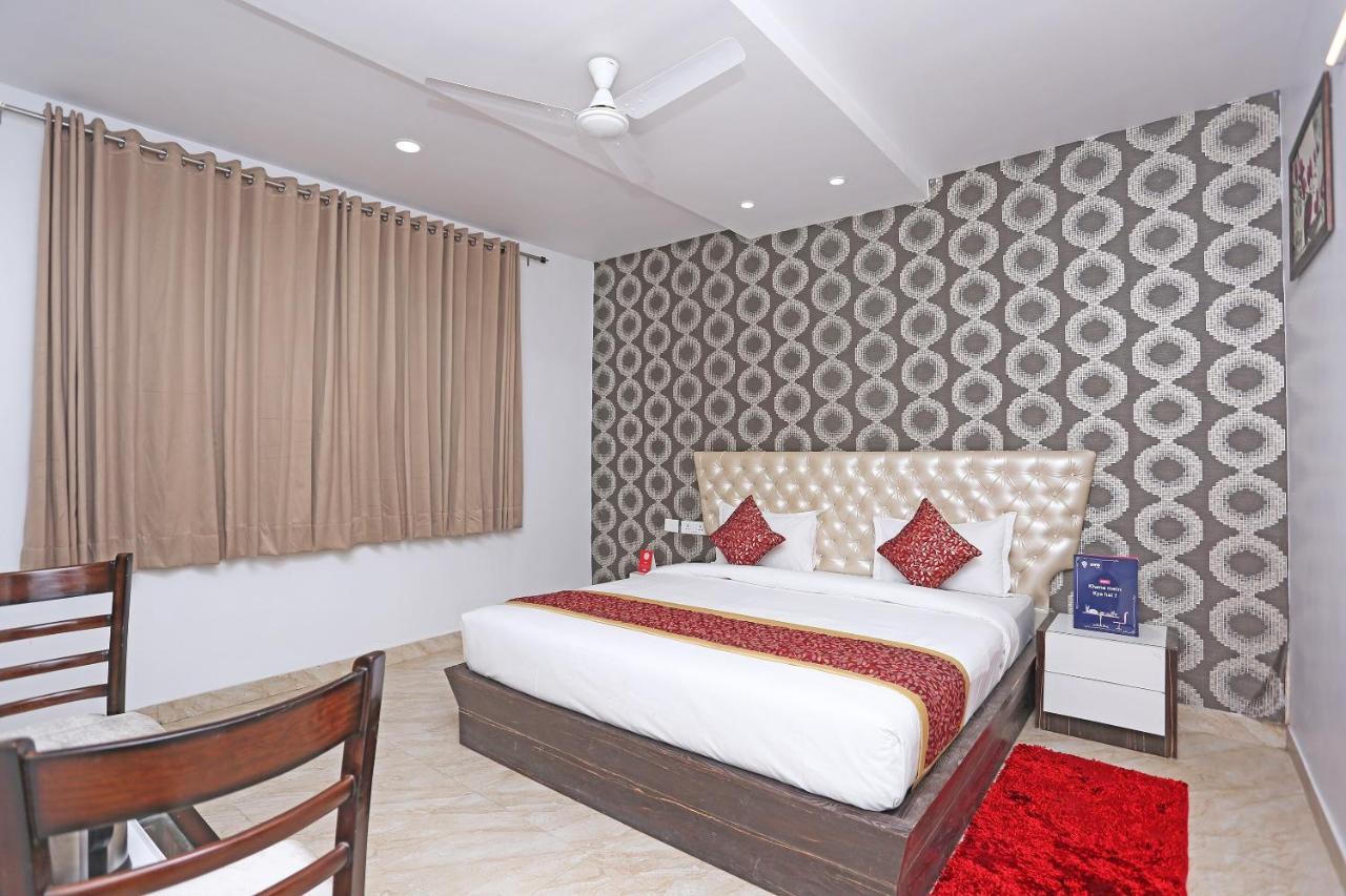 Capital O 10060 Hotel The Leaf Lucknow Extérieur photo